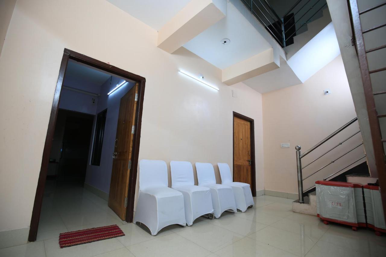 Railview Inn Bhubaneswar Exterior photo