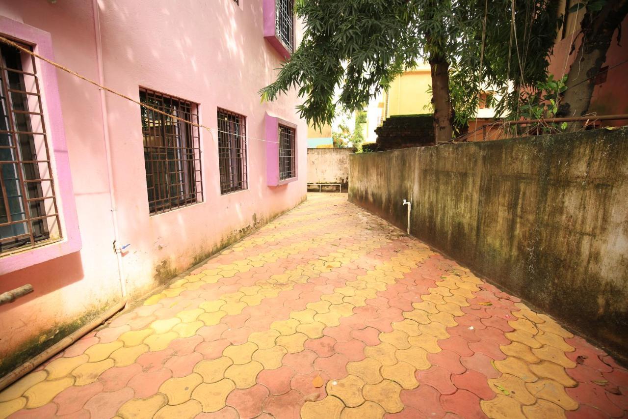 Railview Inn Bhubaneswar Exterior photo